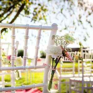 wedding stoel wit met zitting velours zwart